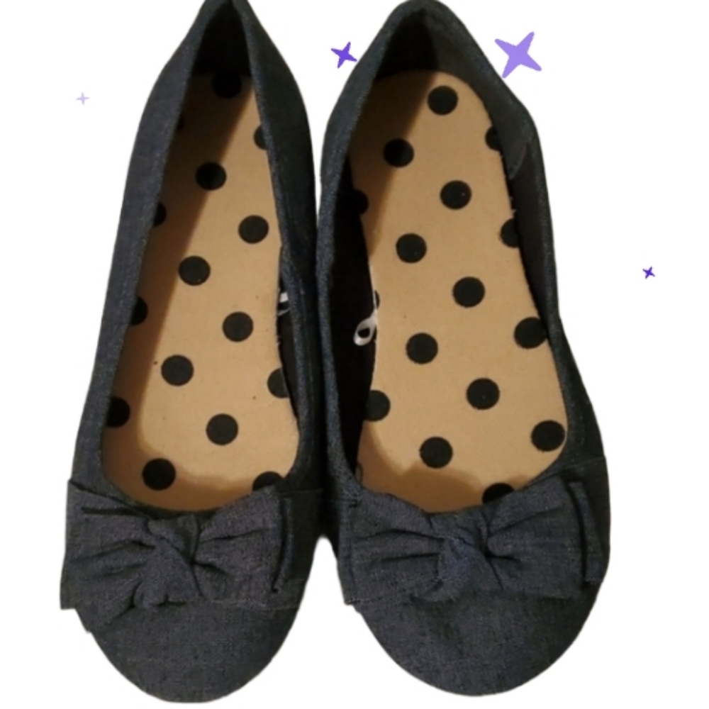 Childrens place size 4 canvas denim slip ins rubber sole